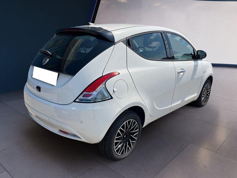 Lancia Ypsilon NUOVA My24 402 Platino 1.0