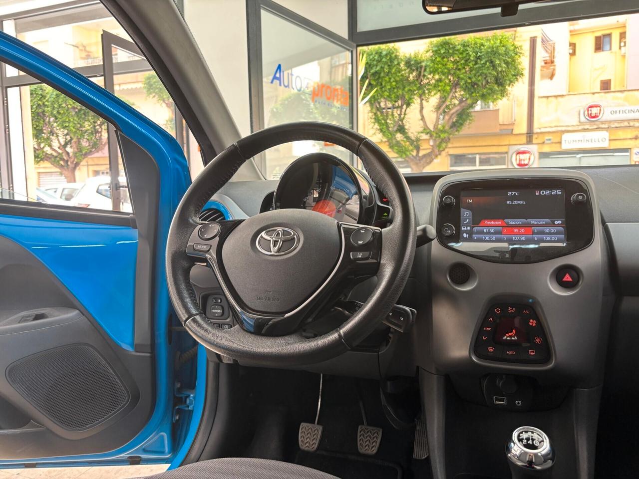 TOYOTA Aygo Connect 1.0 VVT-i 72 CV x-wave