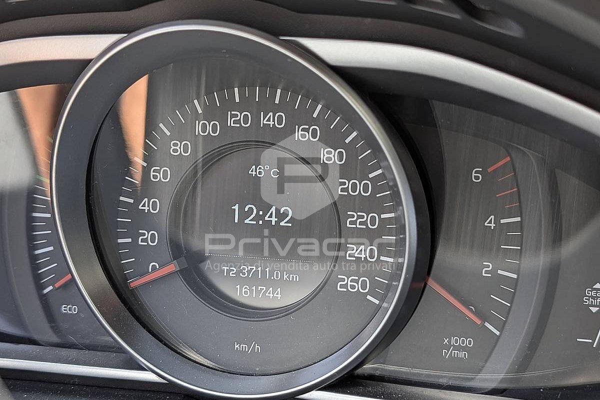 VOLVO V40 Cross Country D2 1.6 Business