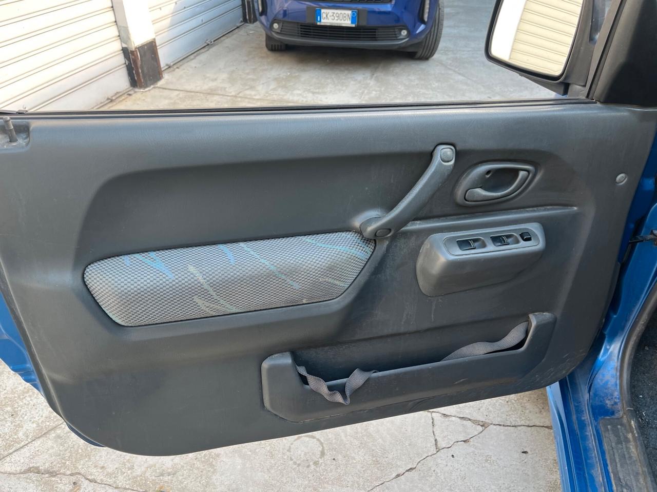 Suzuki Jimny 1.3i 16V cat 4WD JLX