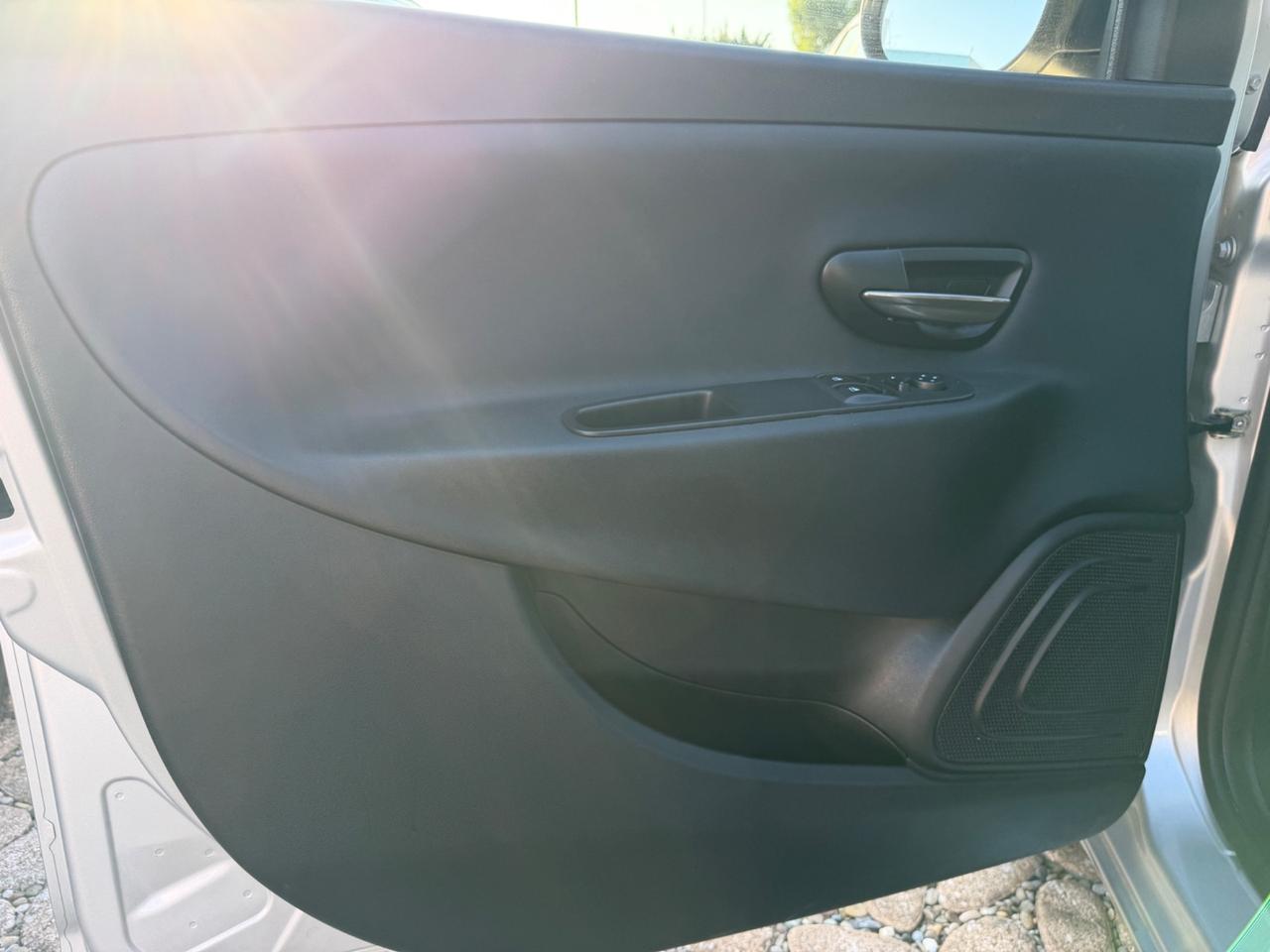 Lancia Ypsilon 1.2 69 CV 5 porte S&S Platinum GPL