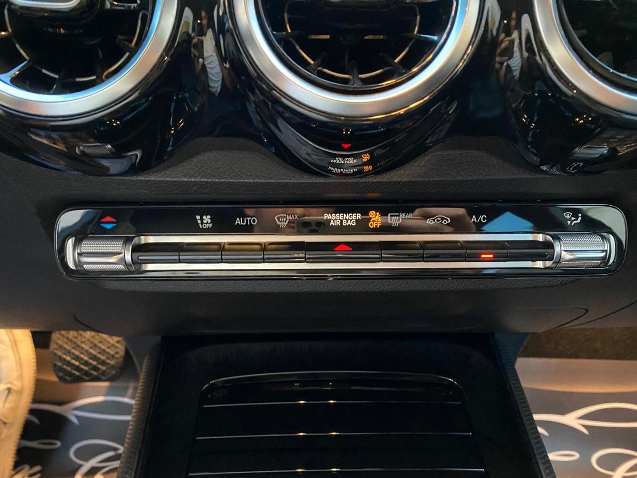 MERCEDES GLB 180 CDI SPORT NAVI CAM LED 2021