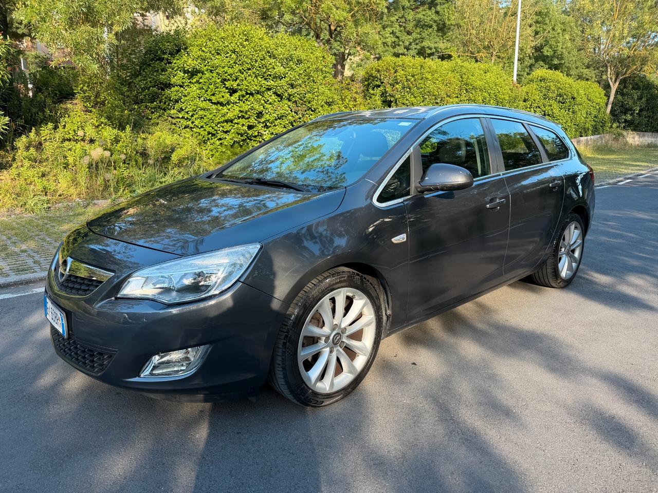 Opel Astra 1.7 CDTI 110CV Cosmo OK NEOPATENTATI