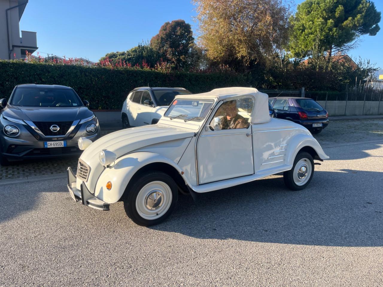 Citroen 2CV HOFFMANN cabrio solo 19000km