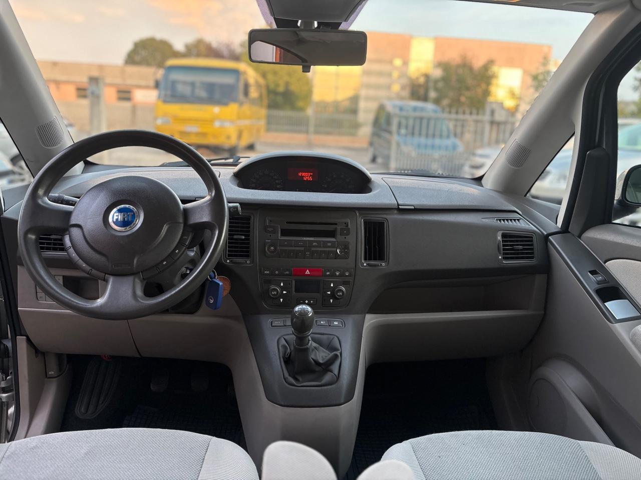 Fiat Idea 1.4 16V Emotion