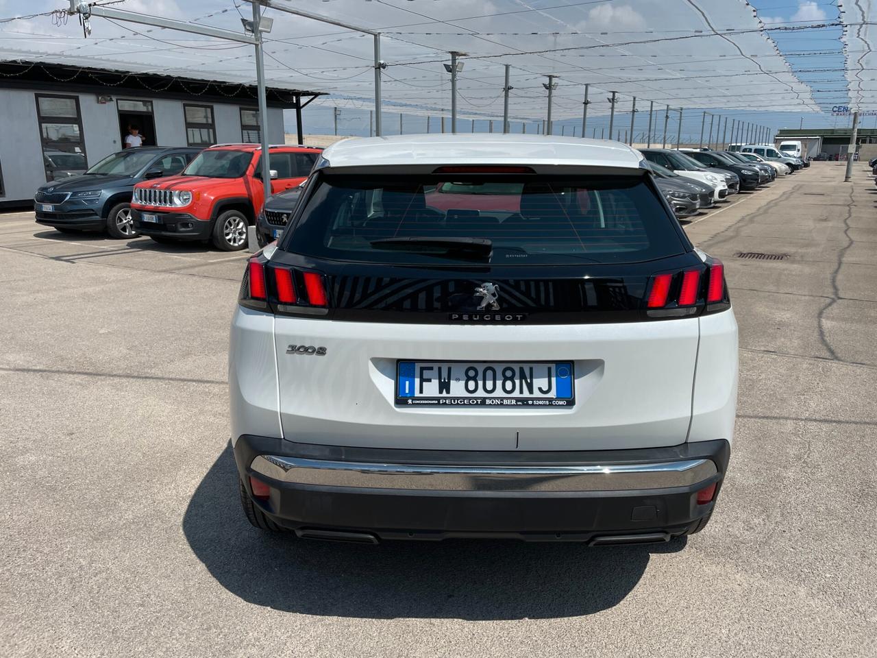 Peugeot 3008 1.5 BlueHDi 130CV Business-NAVIGATORE