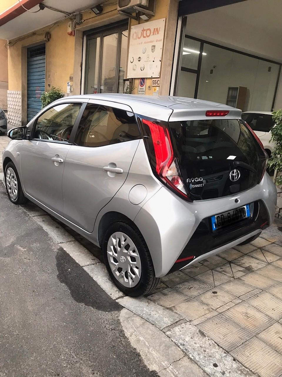 Toyota Aygo Connect 1.0 VVT-i 72 CV 5 porte x-play