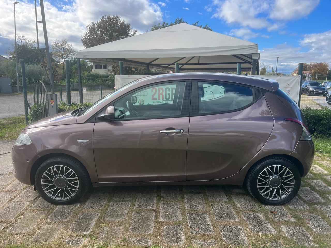 Lancia Ypsilon 1.2 69CV GPL Platinum-2015"UNIPRO"