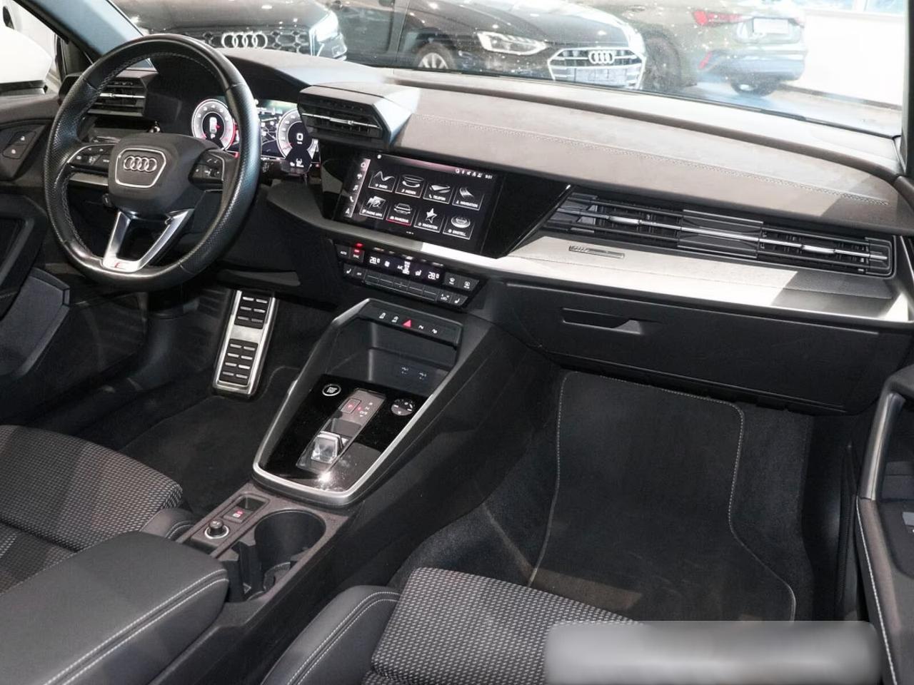 Audi A3 SPB 30 TFSI S line edition