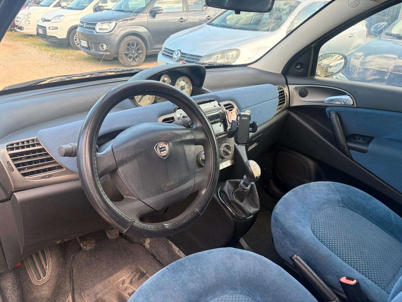 LANCIA YPSILON 1.2 BENZINA 166.000 KM ADATTA NEOPATENTATI