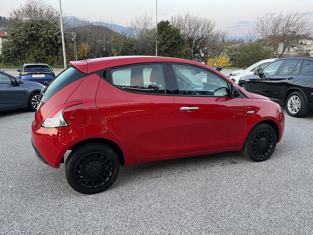 LANCIA YPSILON 1000 CC 70 CV SILVER