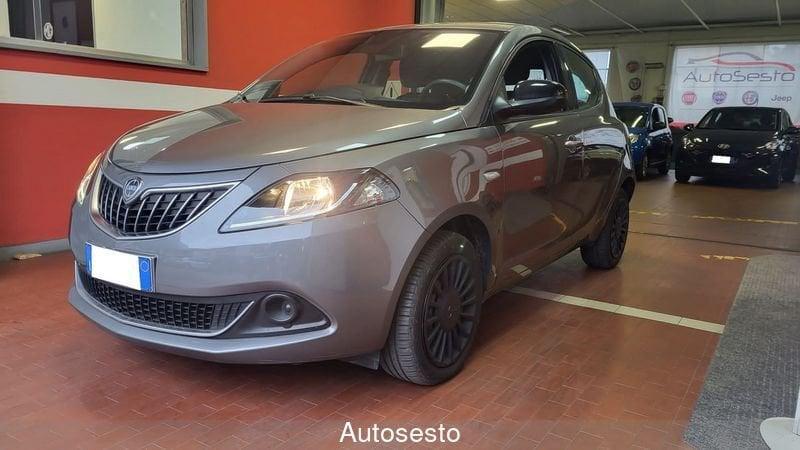 Lancia Ypsilon 1.0 FireFly 5 porte S&S Hybrid Silver