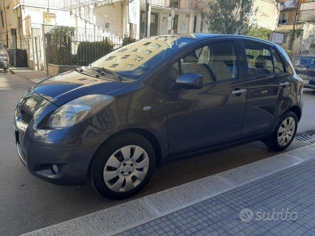 TOYOTA Yaris 1.0 BENZINA 69CV 5 porte Sol