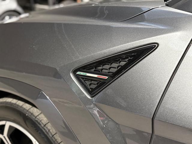 LAMBORGHINI Urus 4.0