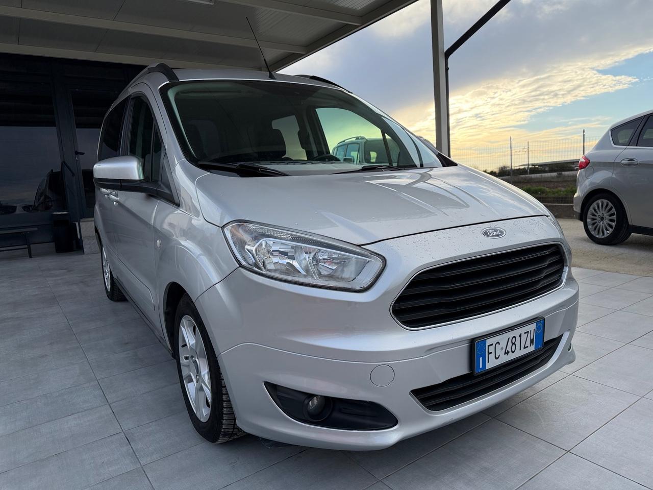 Ford Tourneo Courier 1.5 TDCI 75 CV Titanium