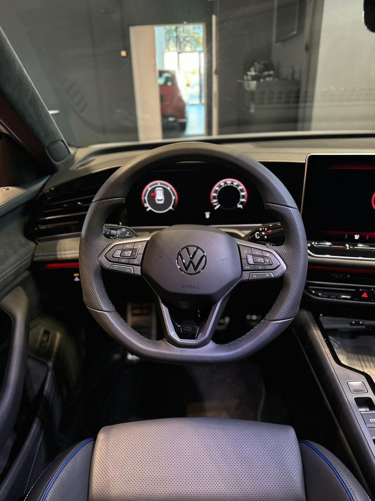 Volkswagen Passat 2.0 tdi scr R-Line 150cv dsg *PROMO*