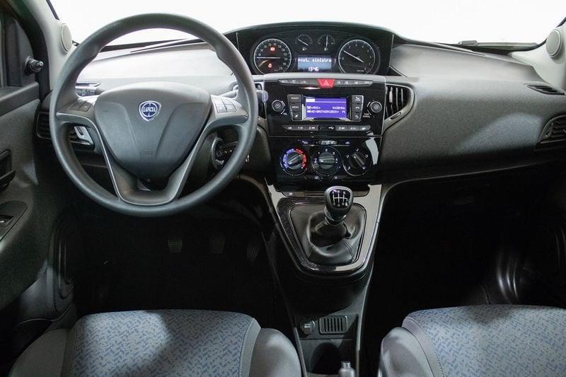 Lancia Ypsilon Ypsilon 1.0 firefly 70cv hybrid Silver