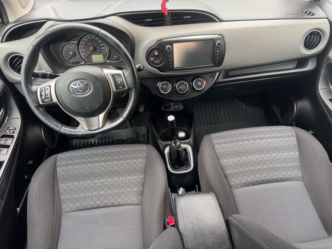 Toyota Yaris 1.0 5 porte neopaten garanzia 12 mesi