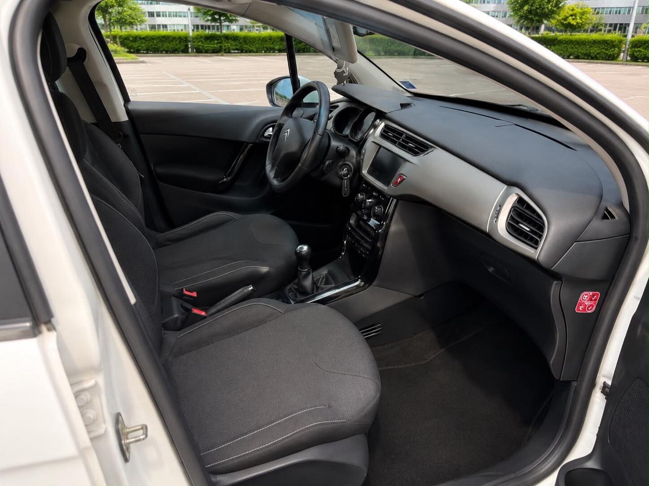 Citroen C3 12 mesi di garanzia Ok neopatentati 5 porte