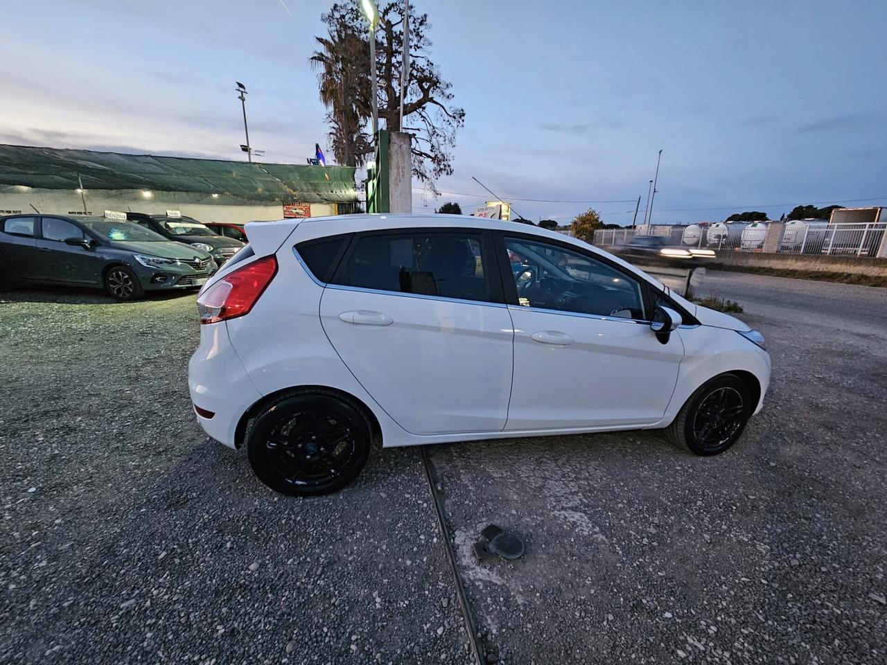 Ford Fiesta 1.4 5p. Bz.- GPL Titanium