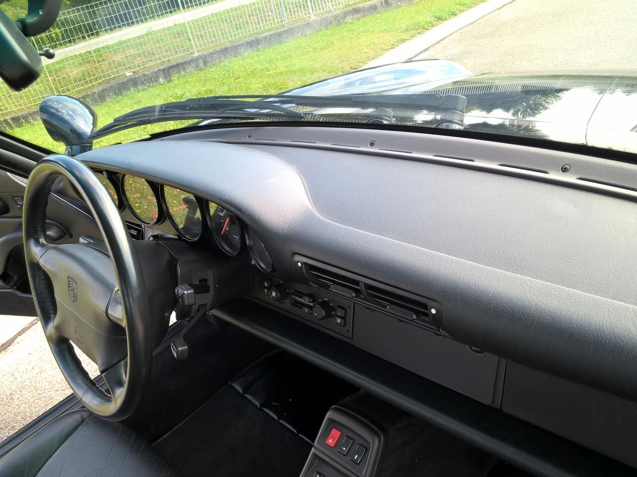 Porsche 911 993 Carrera 4 Coupé