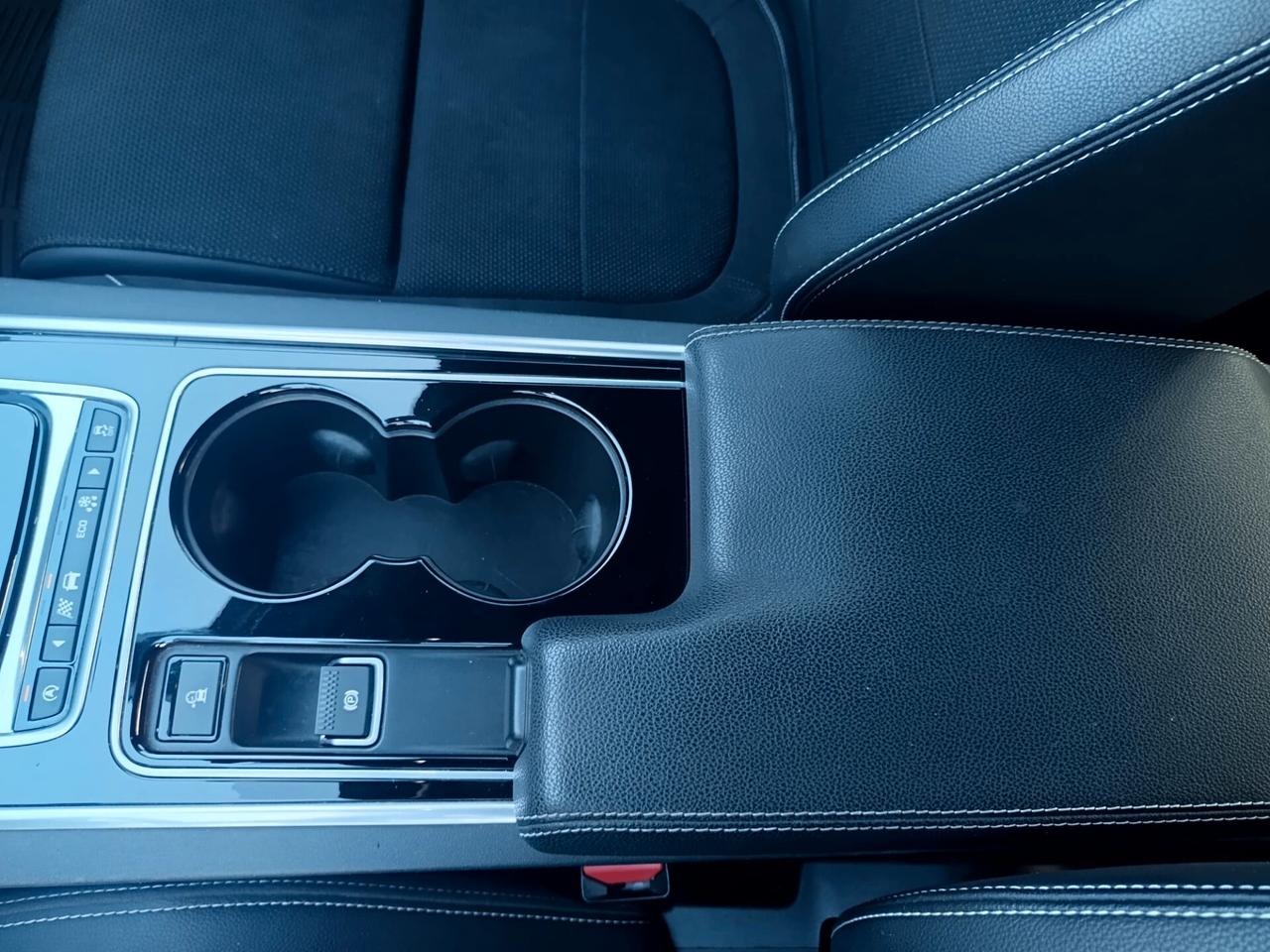 Jaguar XE 2015 - 2.0 D Turbo 180CV aut. R-Sport LB AUTOMOBILI