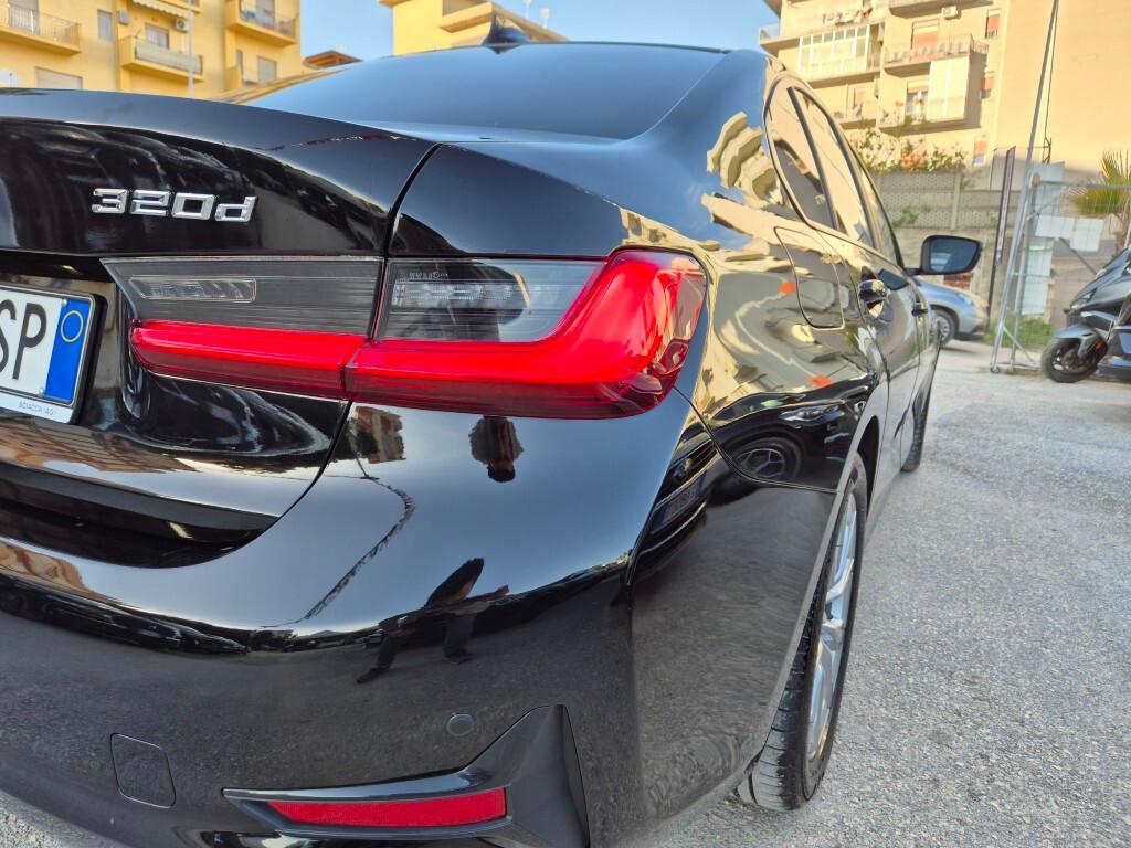 Bmw 320D 190CV BERLINA LED TETTO APRIBILE
