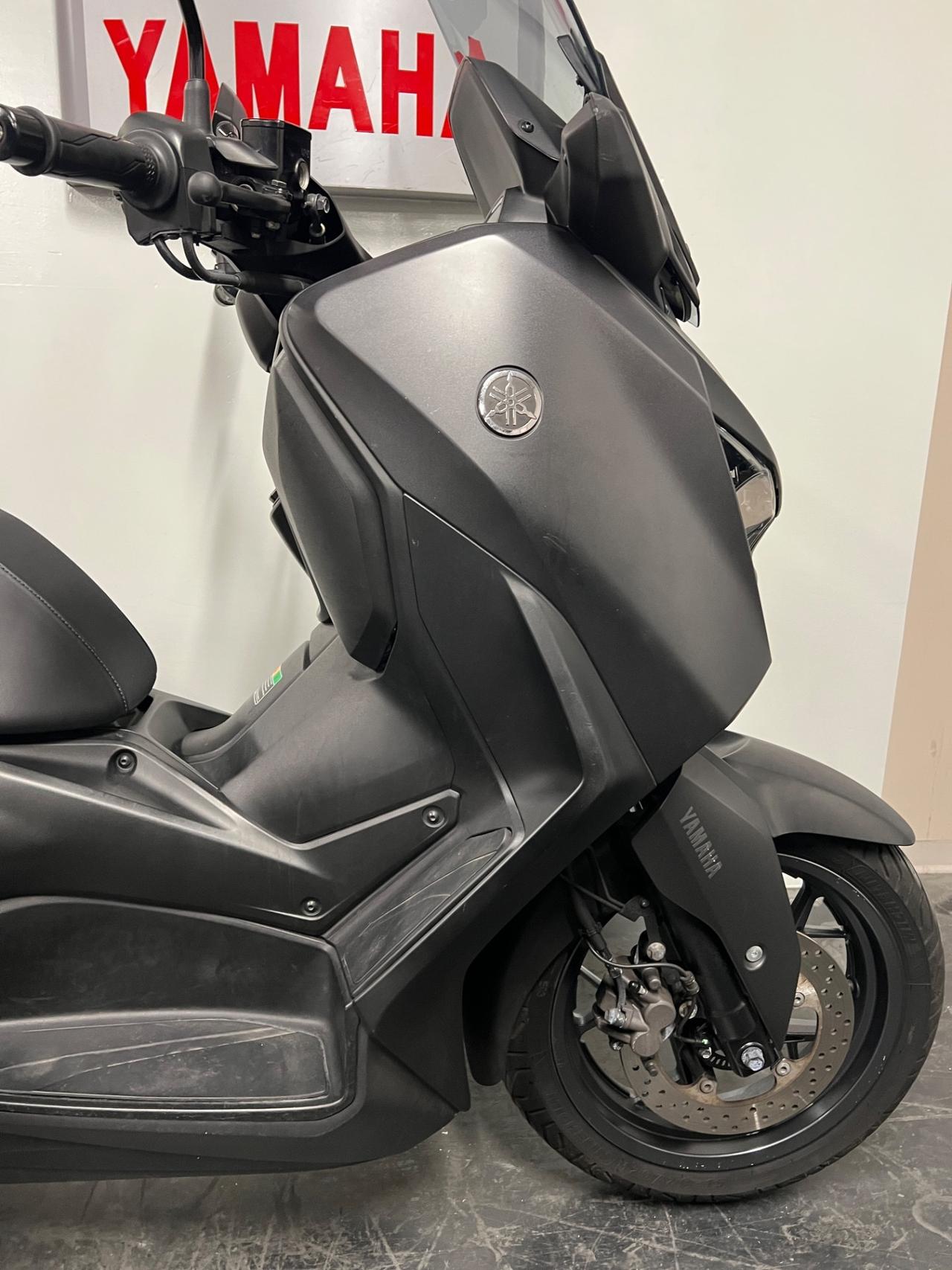 Yamaha X-Max 300
