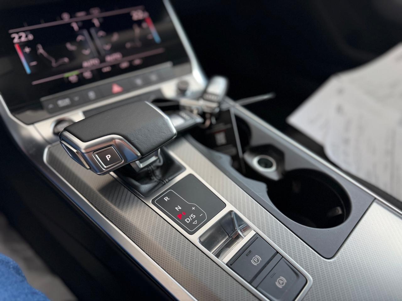 Audi A6 2.0 TDI S tronic ULTRA SLINE IVA ESPOSTA