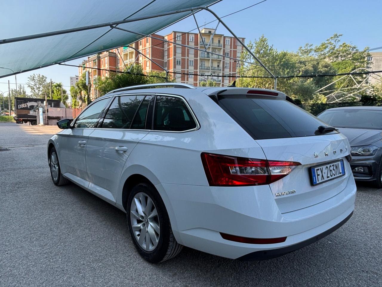 Skoda Superb 2.0 TDI 150CV DSG Wagon Executive