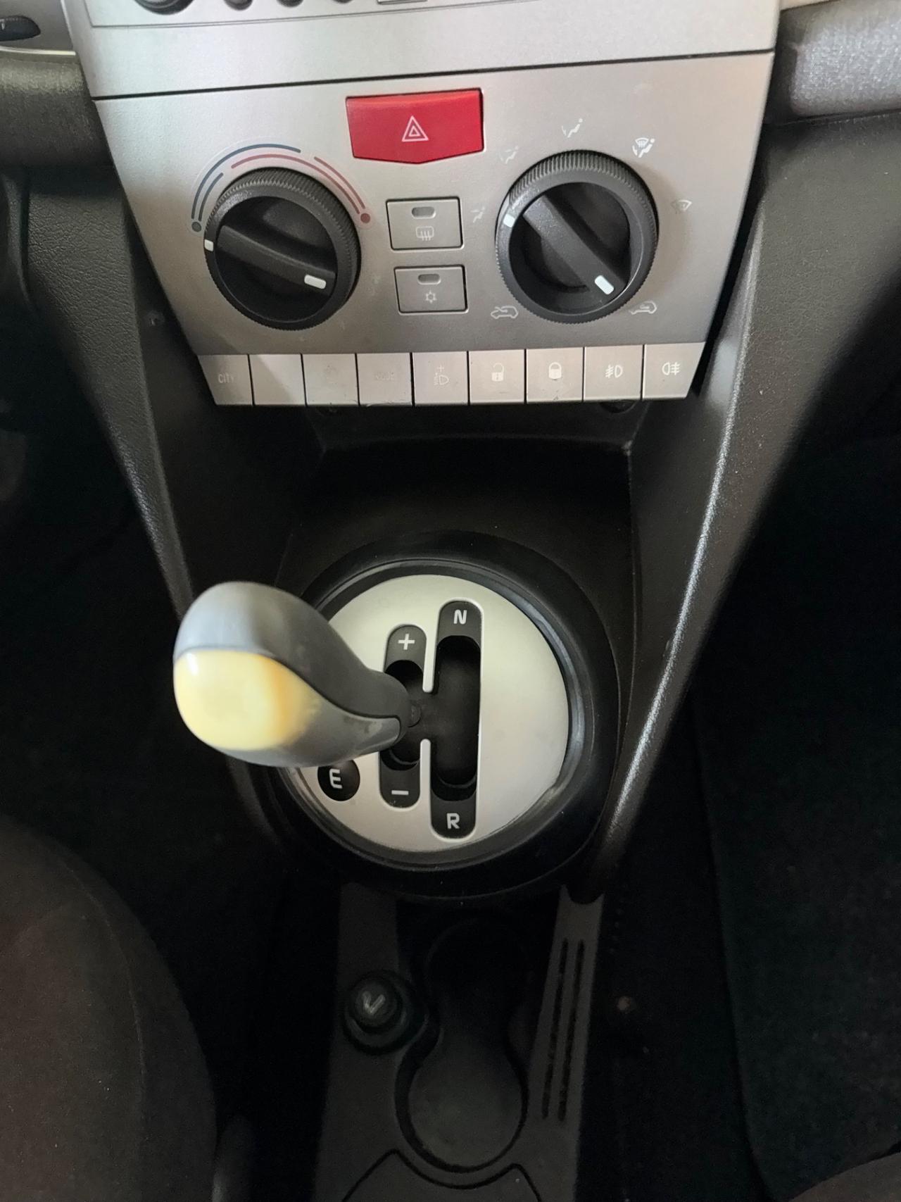 Lancia Ypsilon 1.3 MJT 90 CV Platino