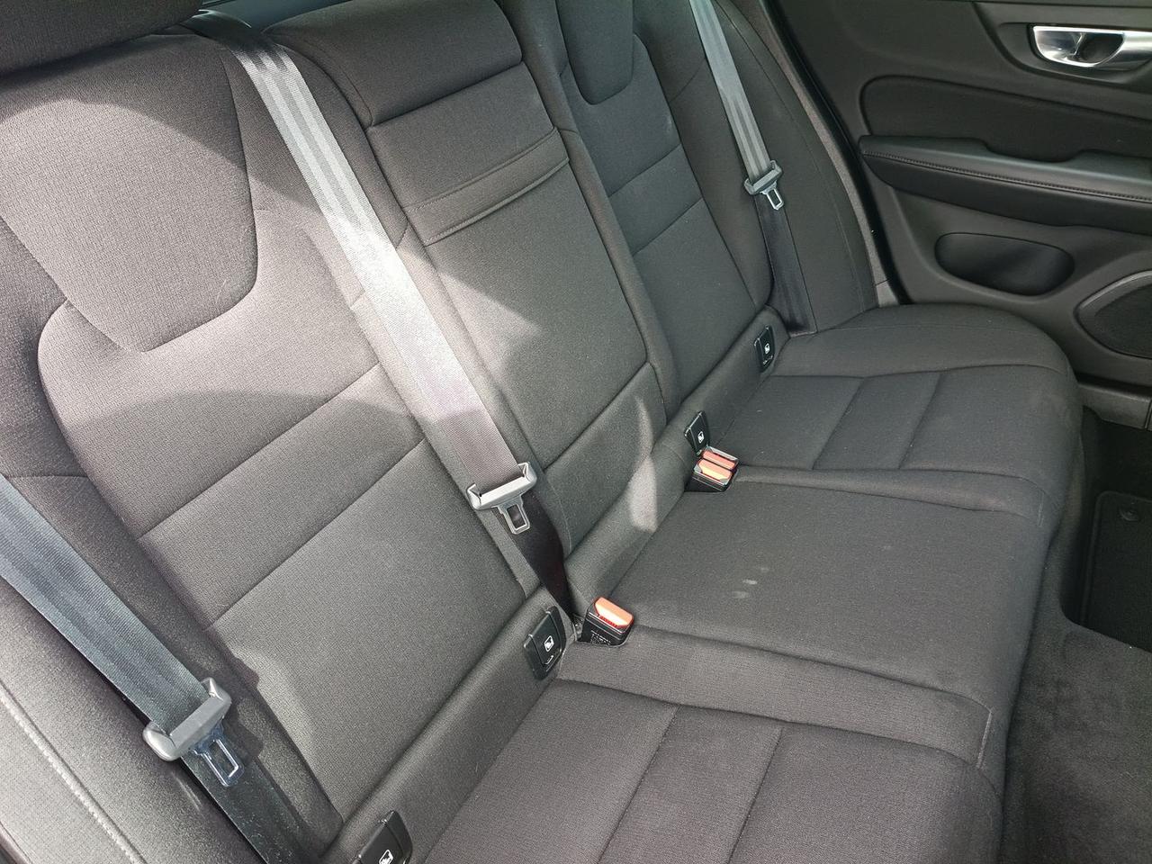Volvo V60 momentum business pro 2.0 b4 mhev #12002