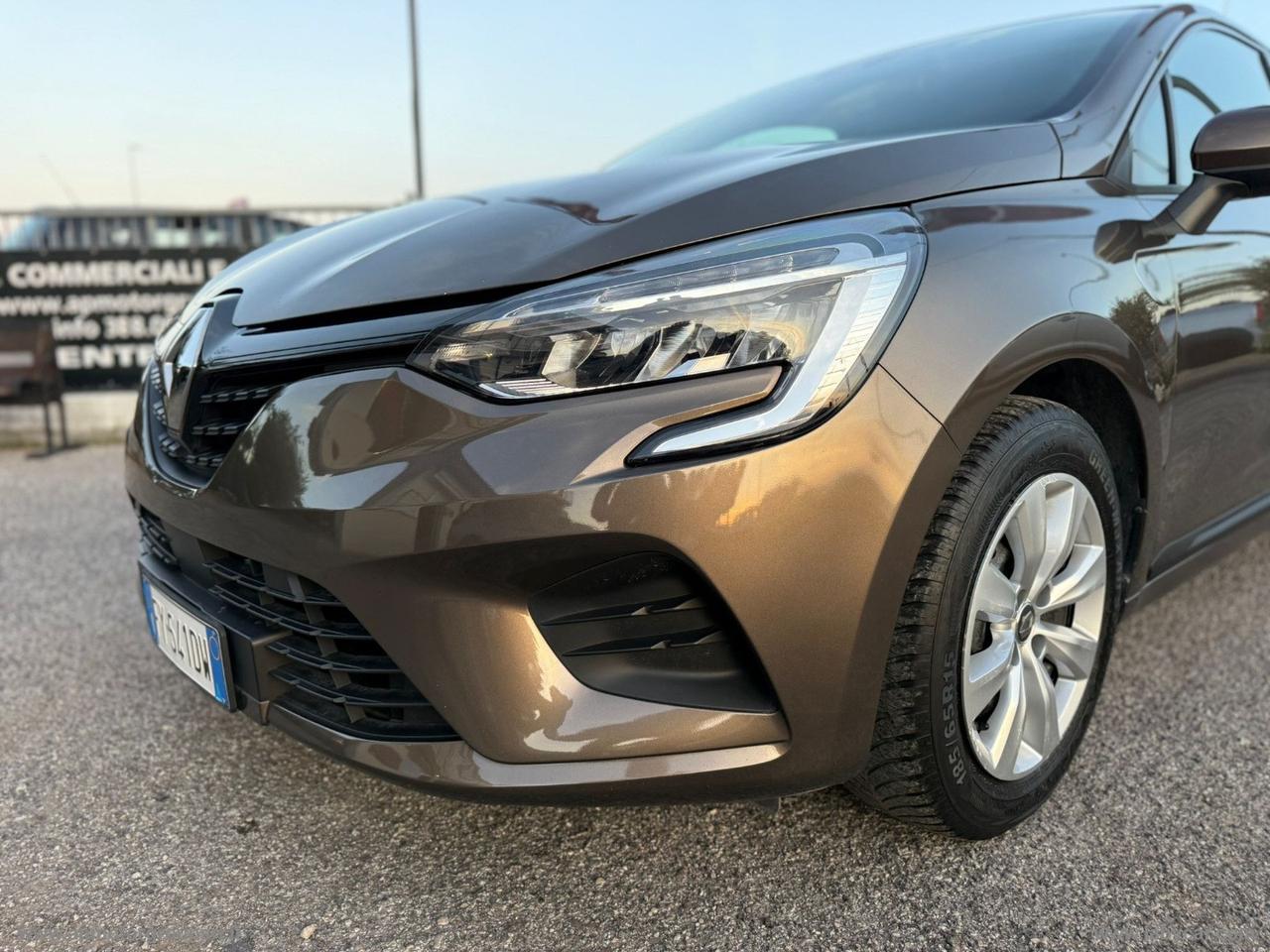 RENAULT Clio TCe 12V 100 CV 5p. Edition One