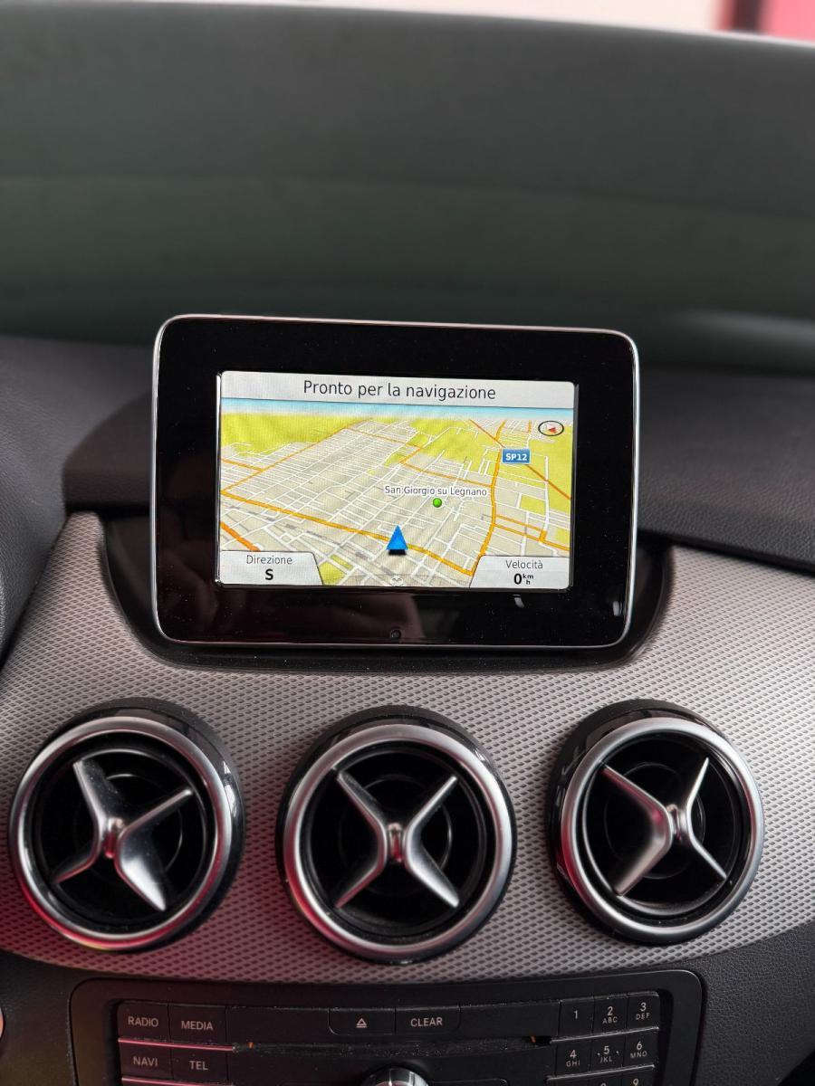 MERCEDES - Classe B - 180 Sport