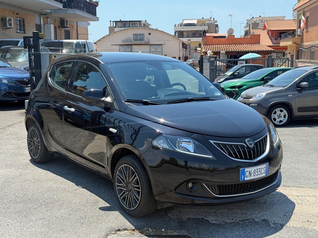 Lancia Ypsilon 1.0 FireFly 5 porte Hybrid Gold