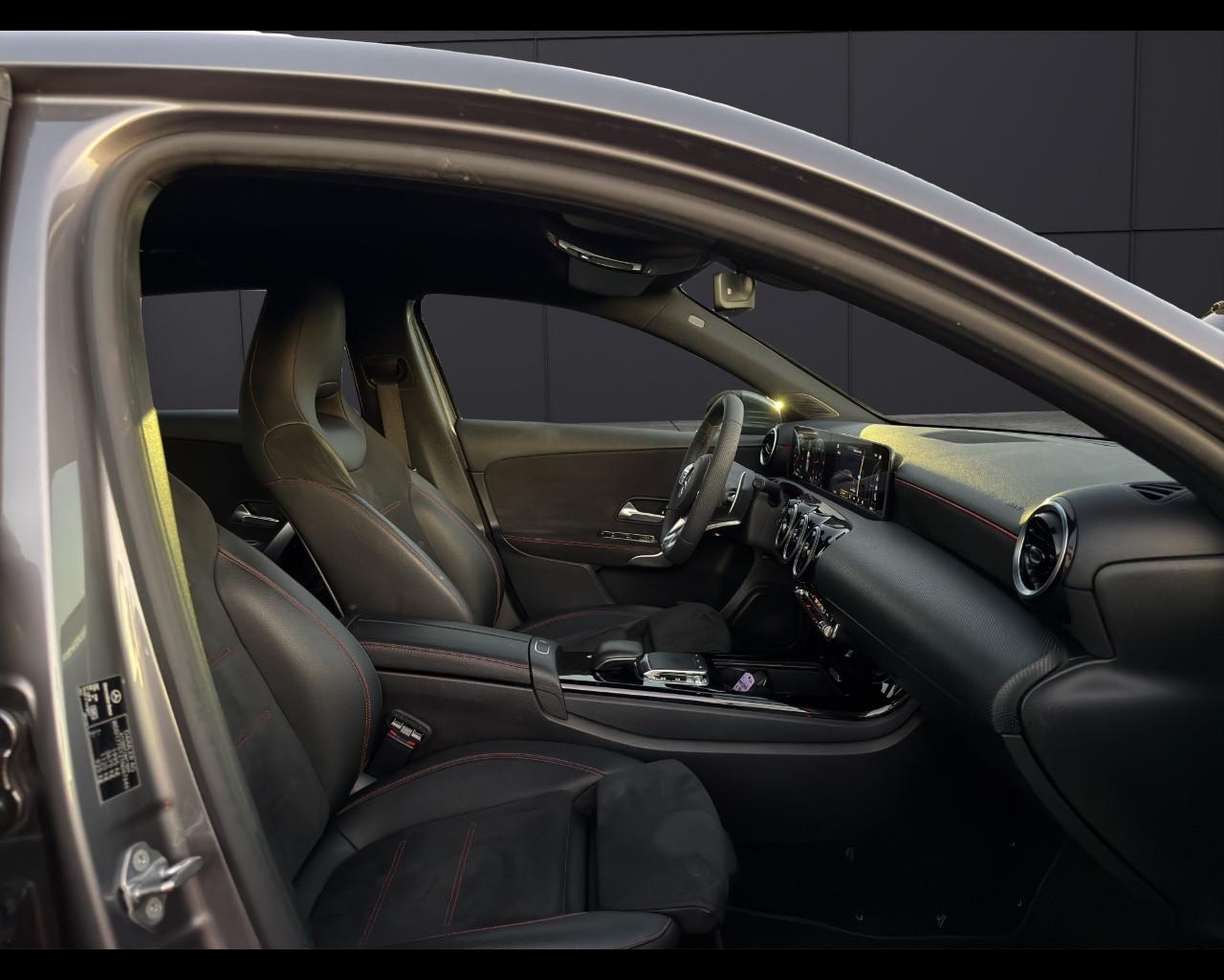 Mercedes-Benz Classe A (W177) - A 200 d Automatic Premium