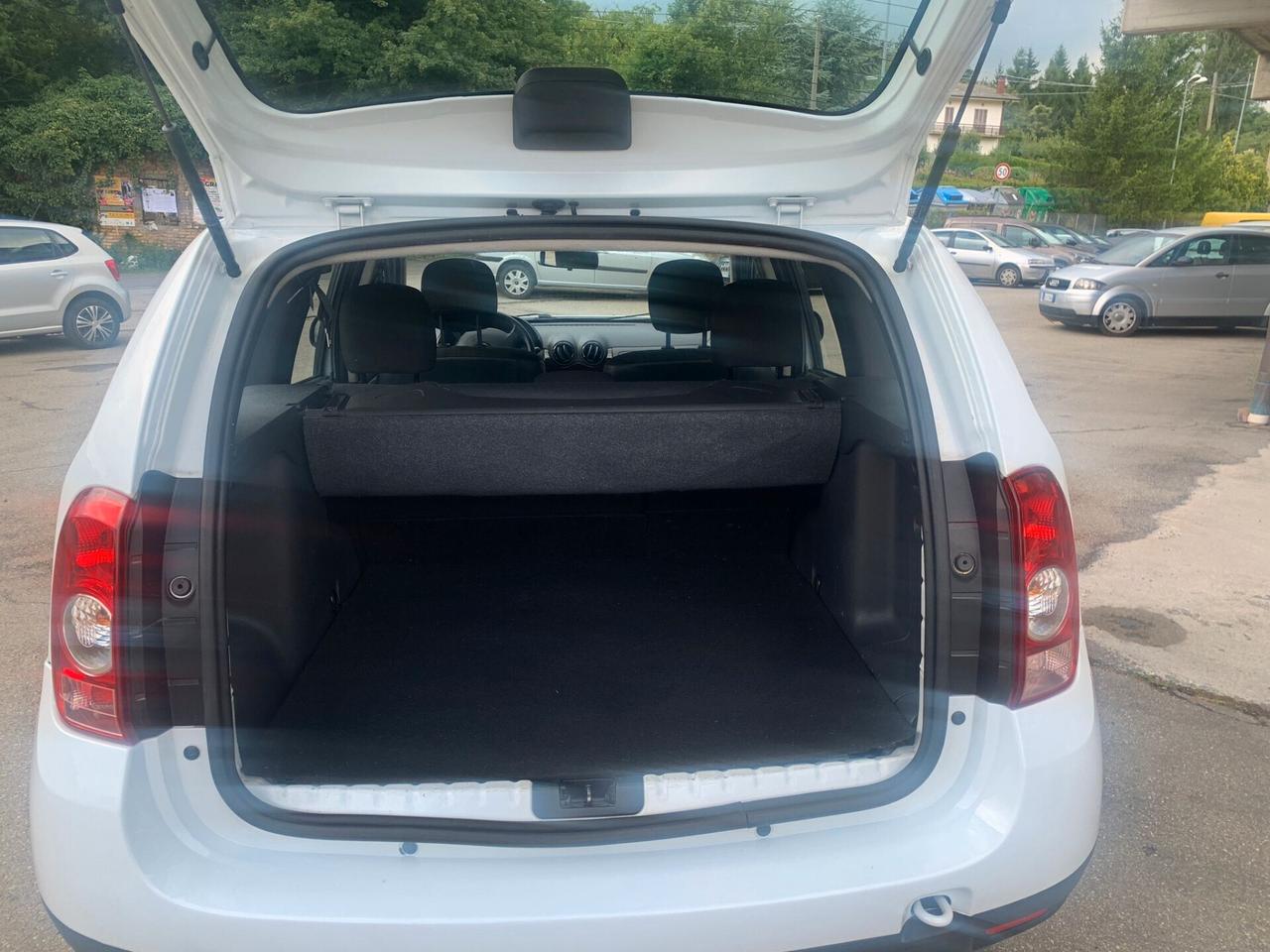 Dacia Duster 4x4 inseribile-neo patentati-tagliandata-alta-spaziosa-suw economica tdi