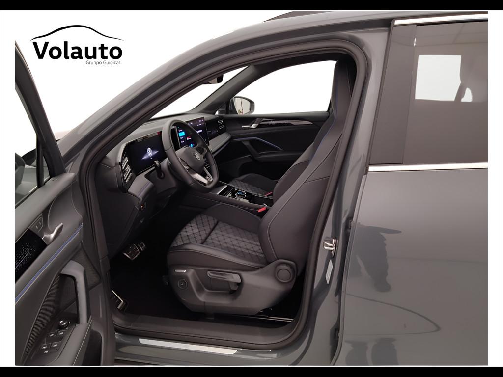 VOLKSWAGEN Tiguan III 2024 - Tiguan 2.0 tdi R-Line 150cv dsg