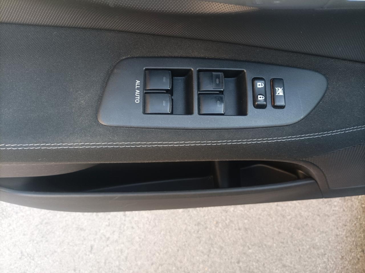 Toyota Auris 1.4 D-4D 5 porte Sol Perfetta