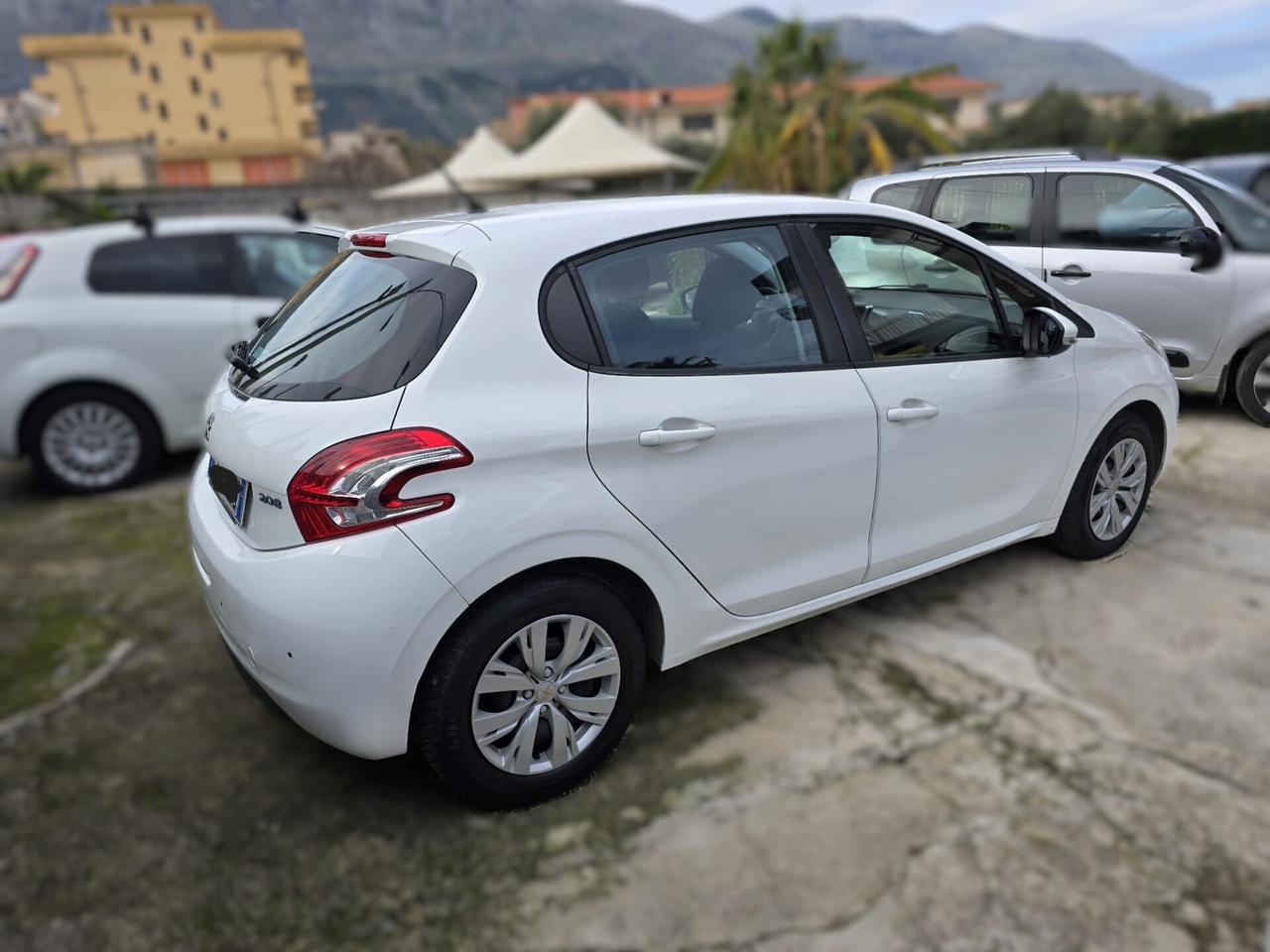 Peugeot 208 PureTech 82 5 porte Allure