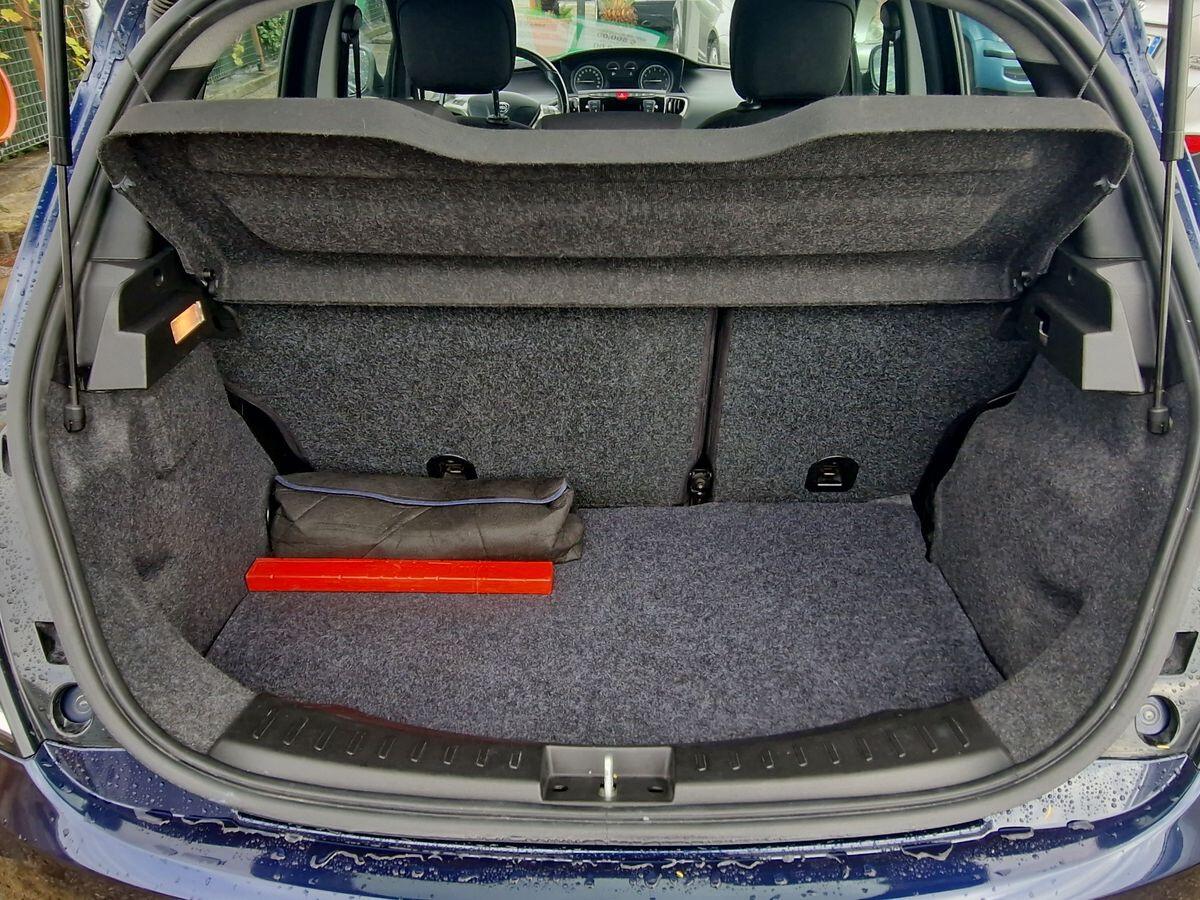 LANCIA YPSILON 1.2 B/GPL ECOCHIC GOLD