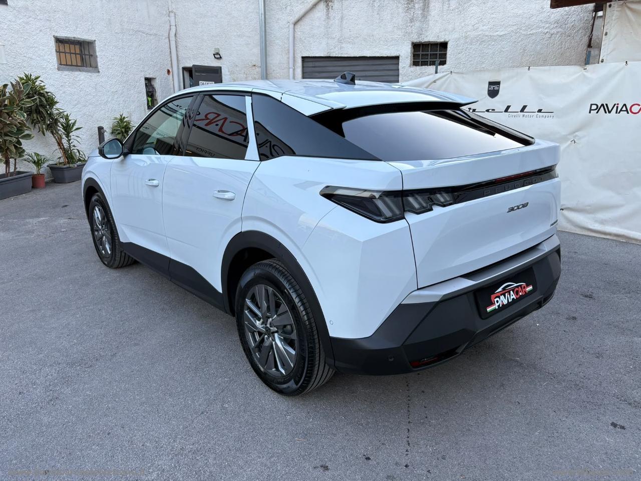 PEUGEOT 3008 Hybrid 145 e-DCS6 Allure KM/0