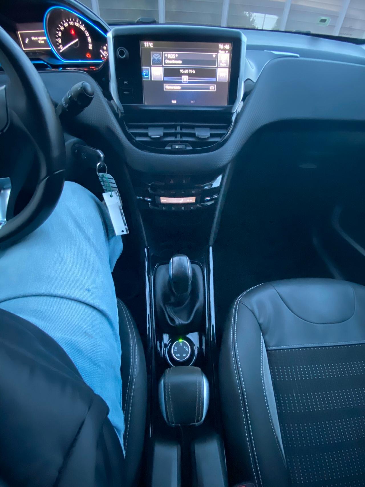 Peugeot 2008 1.6 e-HDi 115 CV | 2015