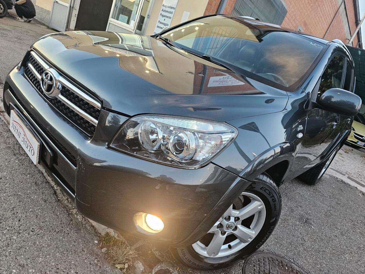 Toyota RAV4 2.2 D-4D 177cv Luxury*Pelle*Navi*