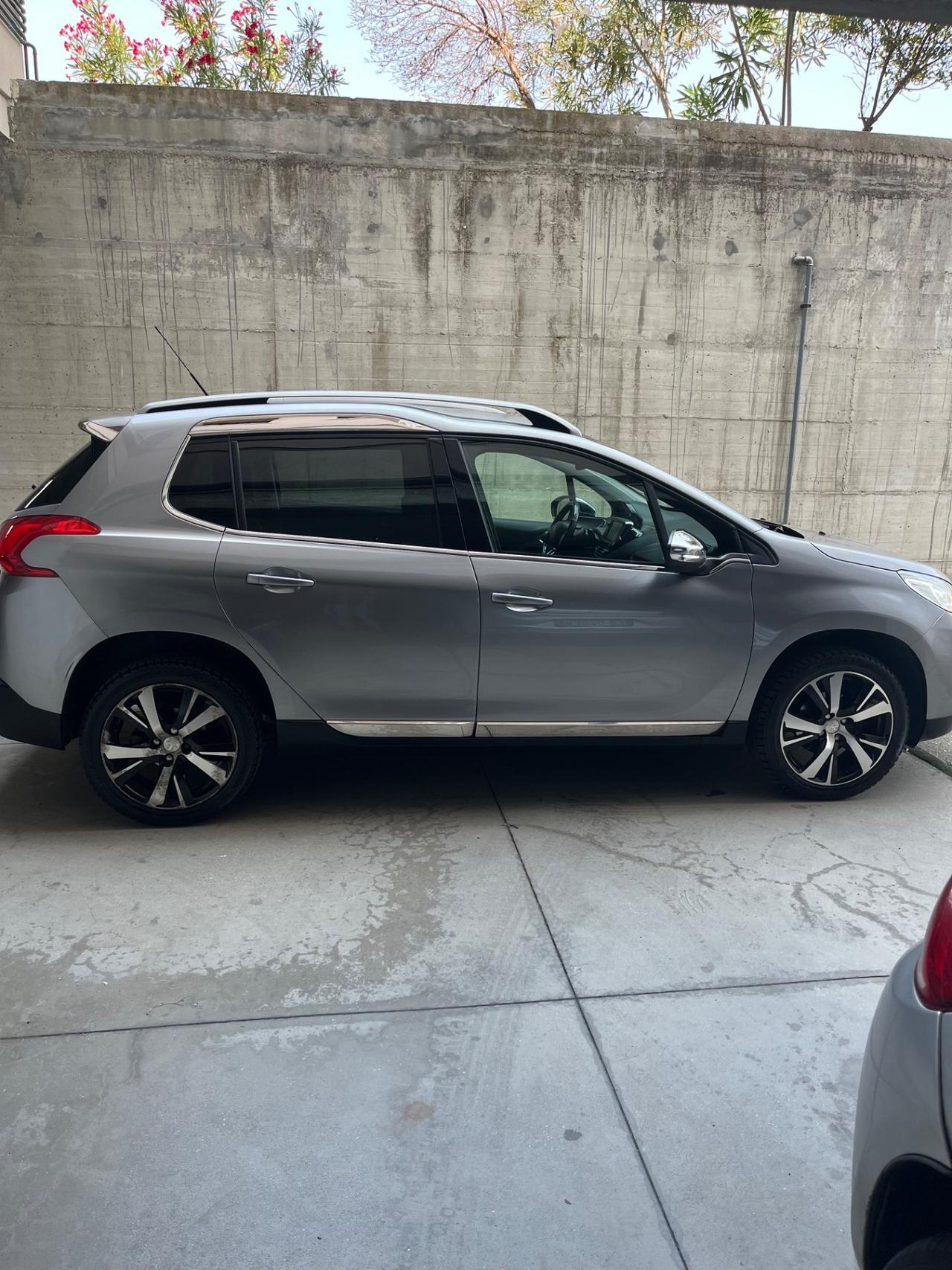 Peugeot 2008 BlueHDi 100 Allure
