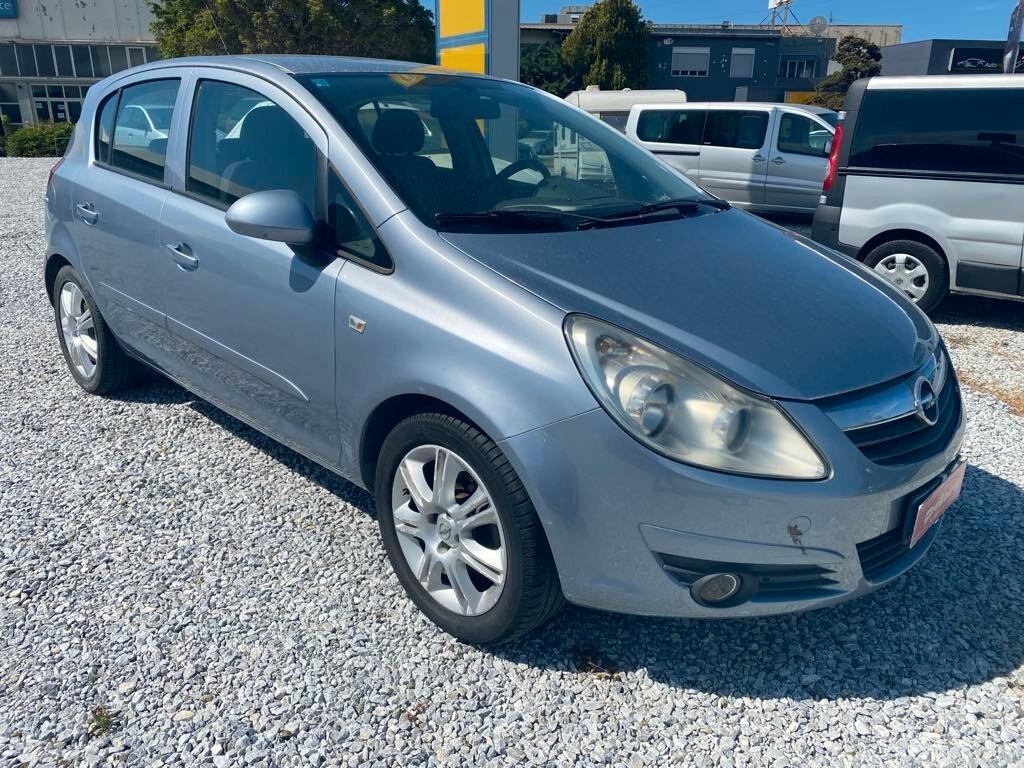 Opel Corsa 1.3 multijet 90CV 5 porte Cosmo Manuale