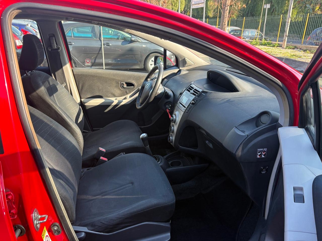 Toyota Yaris 1.0 5 porte