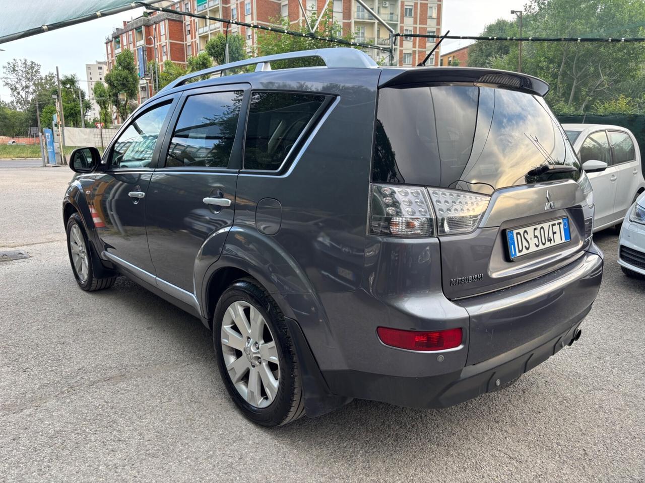 Mitsubishi Outlander 2.2 DI-D 7 posti 4x4