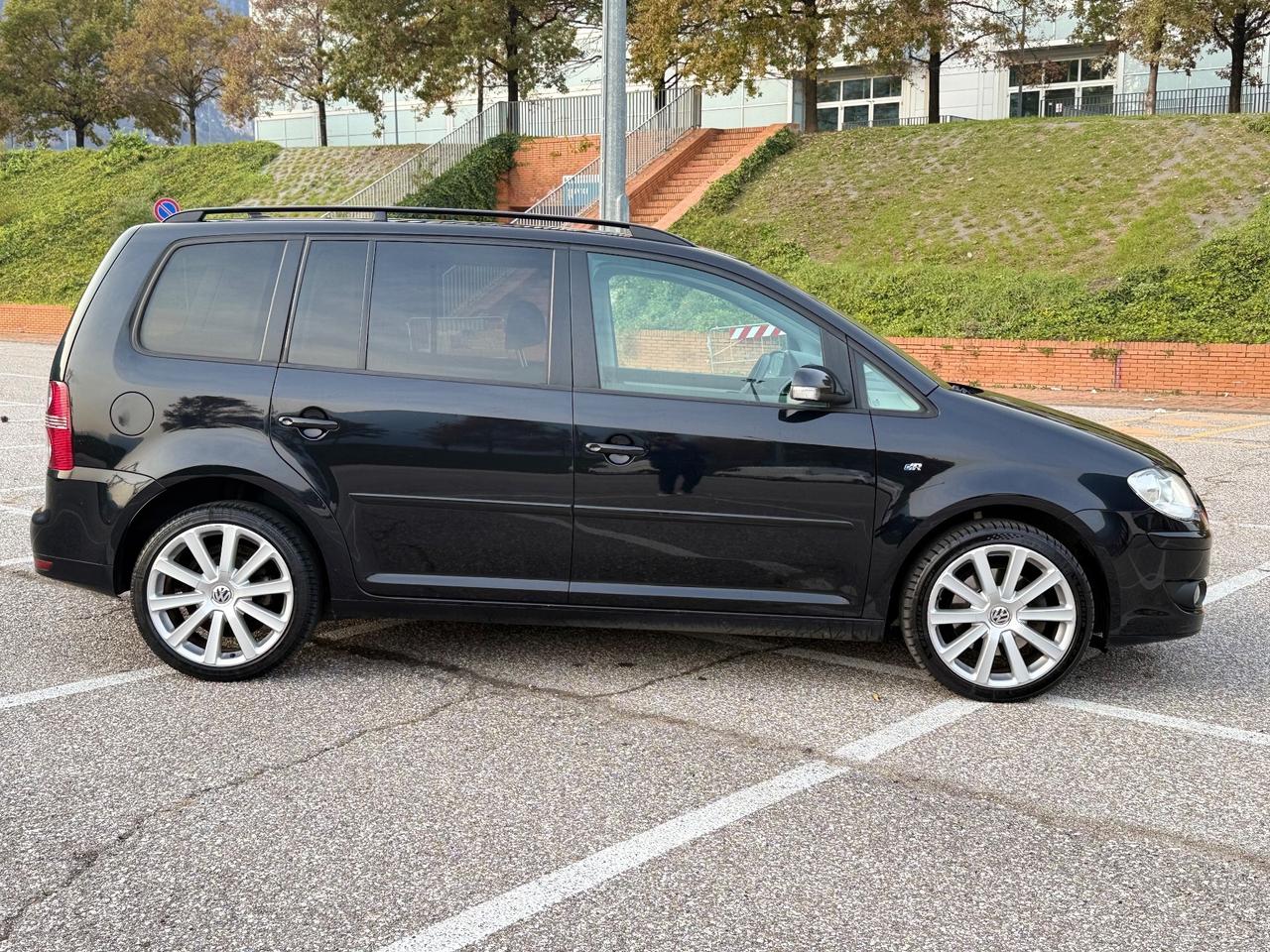 Volkswagen Touran 2.0 TDI 170 CV R-Line 7 POSTI