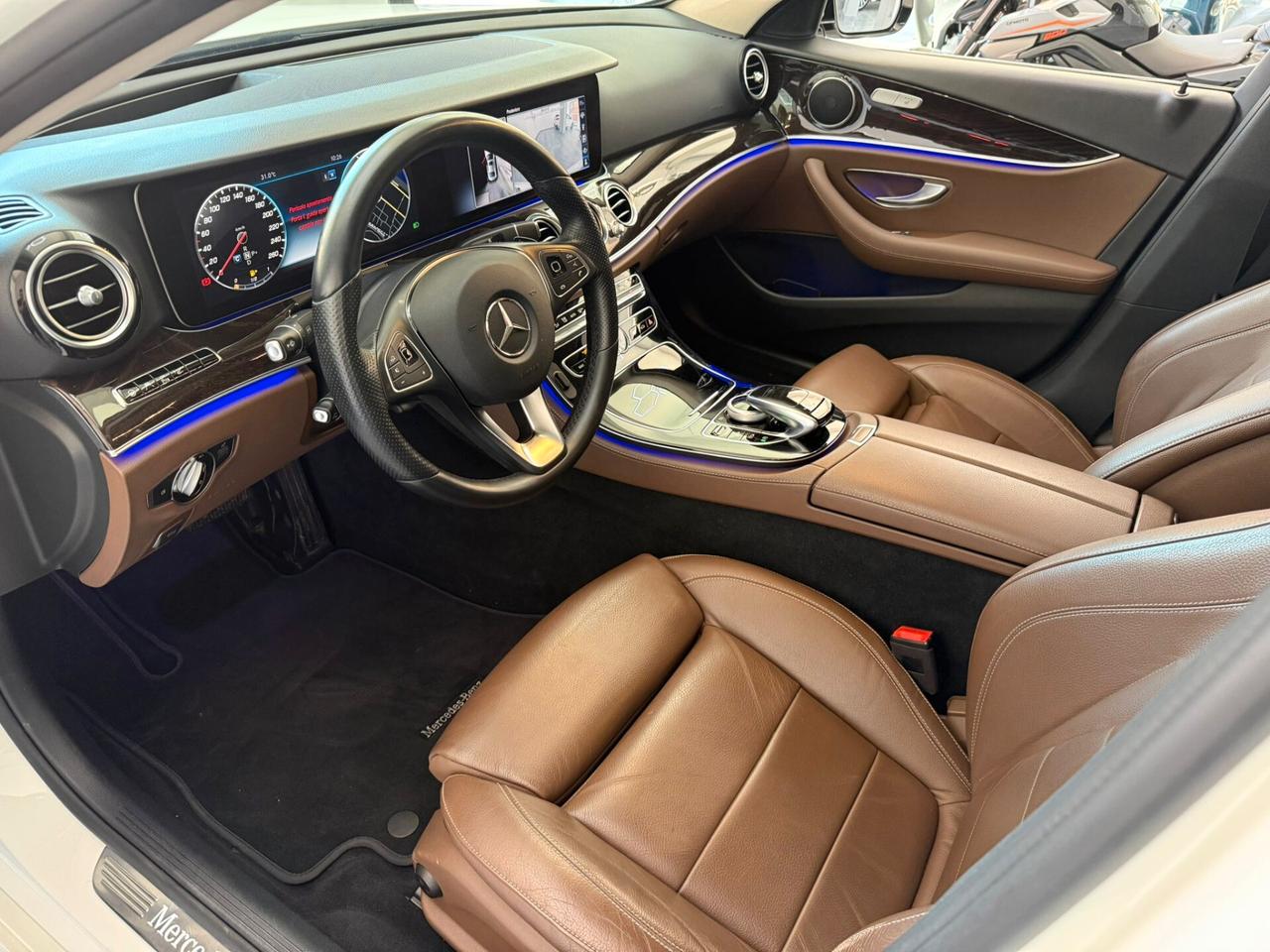 Mercedes-benz E 220 d Auto Premium Plus